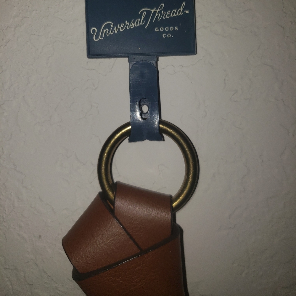 Selling two belts brand new together - Picture 3 of 6